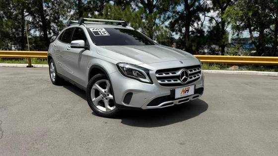 MERCEDES-BENZ GLA 200 1.6 CGI FLEX ADVANCE 7G-DCT